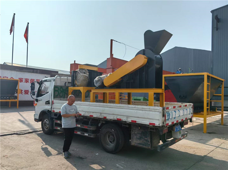 Pig manure double stage crusher