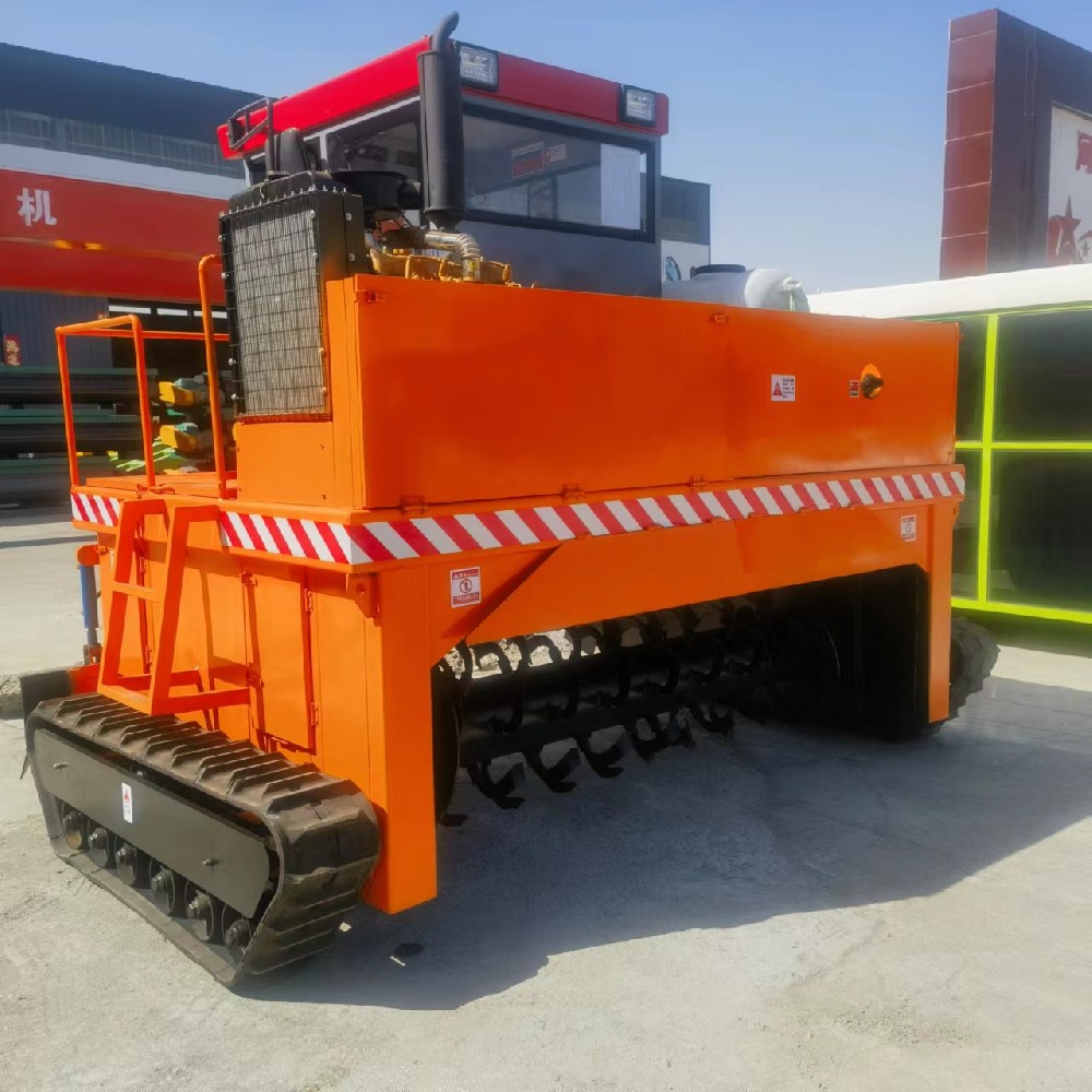 Horse manure compost turner