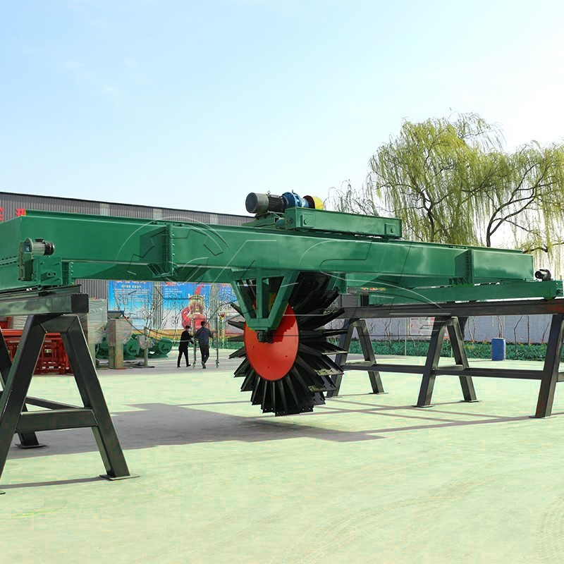 Wheel compost turning machine