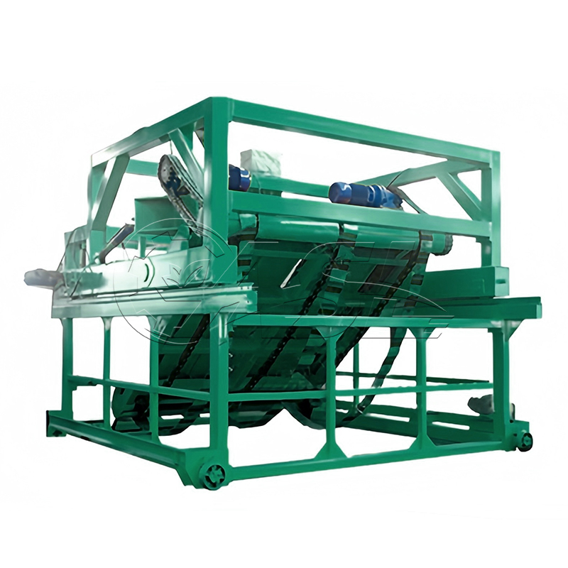 Chain plate compost turner