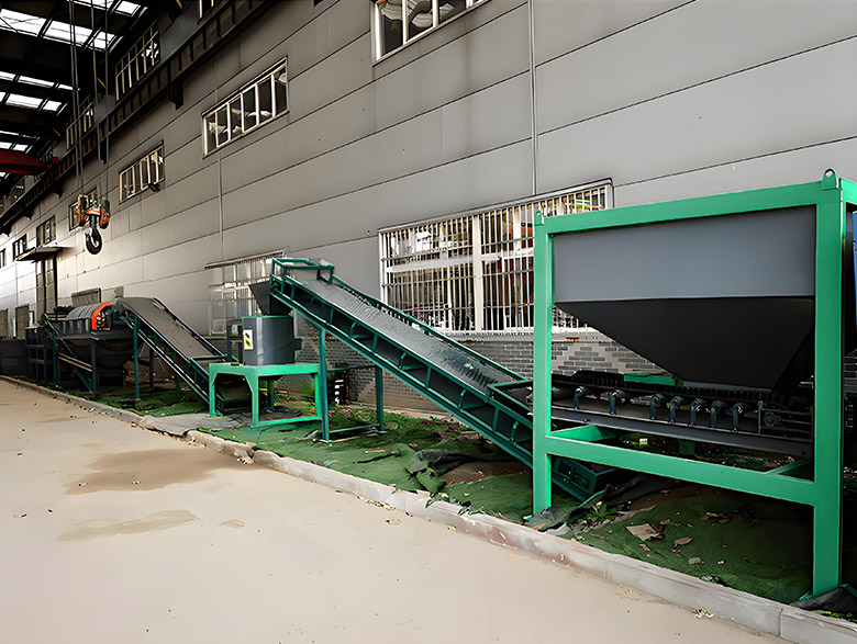 Pig manure vs. chicken manure: Both are livestock and poultry manure, but why are there so many considerations when choosing equipment for their processing?